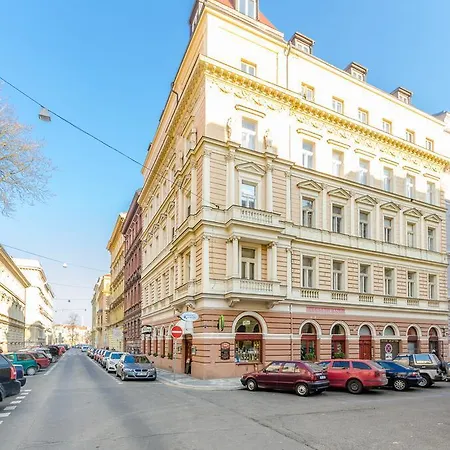 Apartment Art With Garage Prague